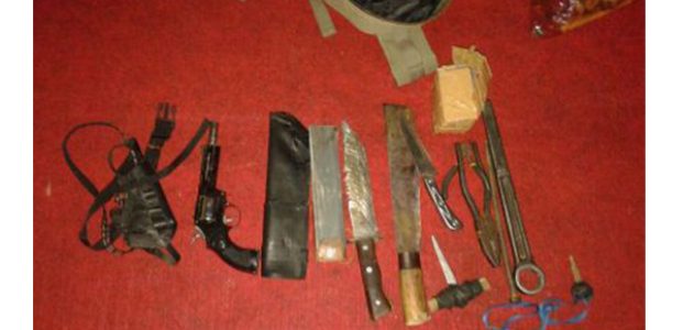Bawa Senjata Tajam di Mapolsek Glenmore, 2 Pria asal Sidoarjo dan Tulungagung Diamankan