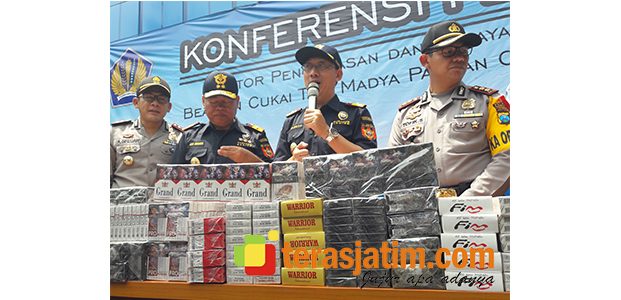 Bea Cukai Blitar Musnahkan Jutaan Batang Rokok Ilegal Bea Cukai Blitar Musnahkan Jutaan Batang Rokok Ilegal