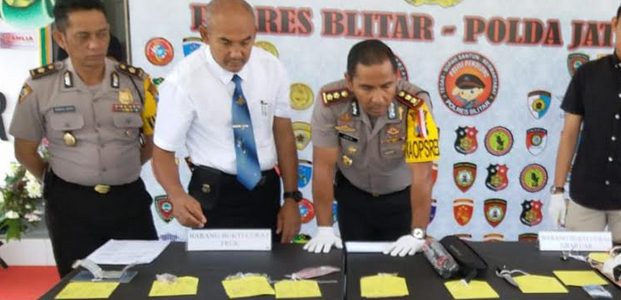 Komplotan Pelaku Begal Anggota Satpol PP Kota Blitar Dibekuk, 2 Diantaranya Didor Komplotan Pelaku Begal Anggota Satpol PP Kota Blitar Dibekuk, 2 Diantaranya Didor