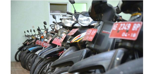 Belasan Kendaraan Milik Pemkot Madiun Tak Laku Dilelang Belasan Kendaraan Milik Pemkot Madiun Tak Laku Dilelang
