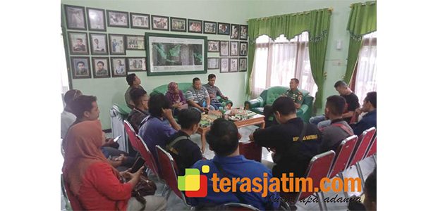 Belasan Wartawan Geruduk Makodim Pacitan, Ada Apa? Belasan Wartawan Geruduk Makodim Pacitan, Ada Apa?