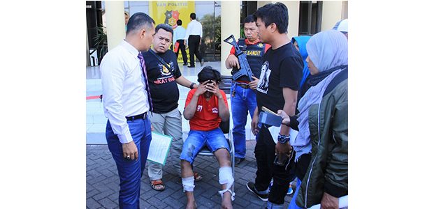Beraksi di 7 Lokasi, Satu Anggota Komplotan Begal di Surabaya Dilumpuhkan Beraksi di 7 Lokasi, Satu Anggota Komplotan Begal di Surabaya Dilumpuhkan