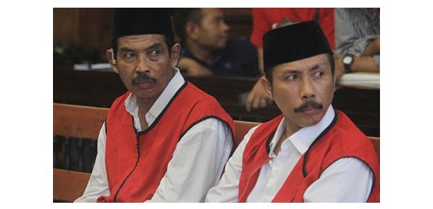 Beralasan Terdakwa Sakit, Vonis Otak Kasus Peristiwa ‘Salim Kancil’ Ditunda Beralasan Terdakwa Sakit, Vonis Otak Kasus Peristiwa ‘Salim Kancil’ Ditunda