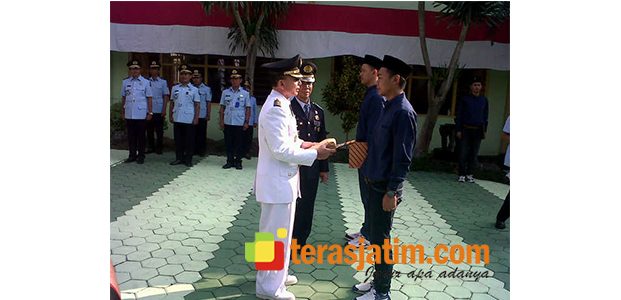 Berkah Hari Kemerdekaan, Sejumlah Napi di Jawa Timur Menerima Remisi Bebas Berkah Hari Kemerdekaan, Sejumlah Napi di Jawa Timur Menerima Remisi Bebas