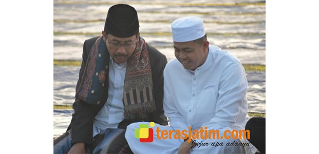 Bersama Warga dan Ulama, Danrem Baladhika Jaya Shalat Idul Adha di Lapangan Rampal Bersama Warga dan Ulama, Danrem Baladhika Jaya Shalat Idul Adha di Lapangan Rampal