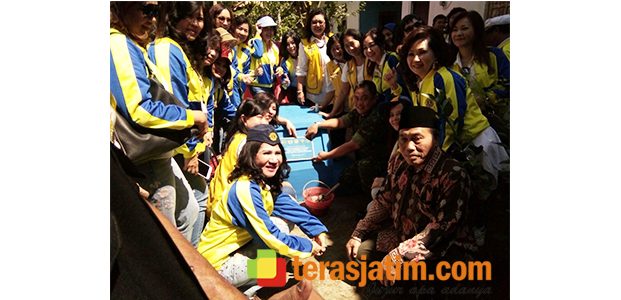 Bhakti Sosial Kepedulian Terhadap Warga Terdampak Sumur Ambles di Kediri Bhakti Sosial Kepedulian Terhadap Warga Terdampak Sumur Ambles di Kediri