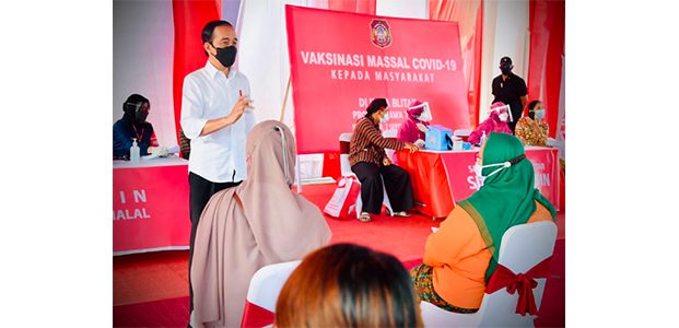 Di Blitar, Presiden Minta Masyarakat Disiplin Prokes Meski Sudah Divaksin Di Blitar, Presiden Minta Masyarakat Disiplin Prokes Meski Sudah Divaksin
