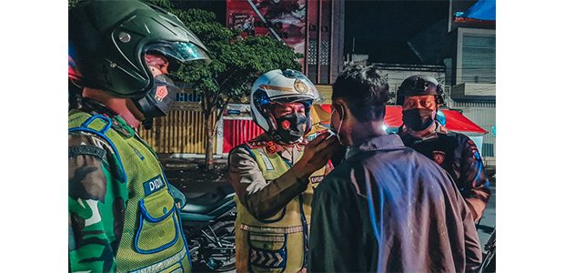 Antisipasi Lonjakan Covid-19, Kapolres Blitar Kota Bersama Dandim Pimpin Pamor Keris Antisipasi Lonjakan Covid-19, Kapolres Blitar Kota Bersama Dandim Pimpin Pamor Keris