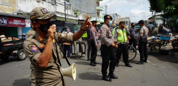Tim Satgas Blitar Kota Perketat Operasi Yustisi di Pasar Tradisional Tim Satgas Blitar Kota Perketat Operasi Yustisi di Pasar Tradisional
