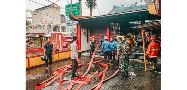 Kelenteng Poo An Kiong Blitar Terbakar, 7 Patung Dewa Dewi Hangus Kelenteng Poo An Kiong Blitar Terbakar, 7 Patung Dewa Dewi Hangus