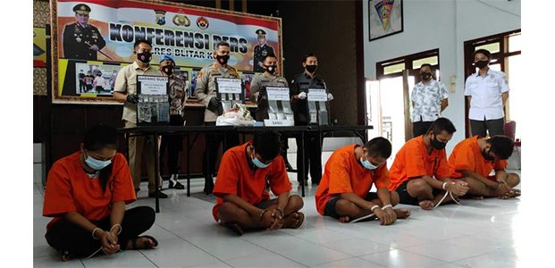 Polisi Bongkar Penyelundupan Sabu ke Dalam Sel Tahan Mapolresta Blitar Polisi Bongkar Penyelundupan Sabu ke Dalam Sel Tahan Mapolresta Blitar