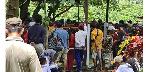 Tak Kantongi Ijin, Acara Kontes Kambing Etawa di Srengat Blitar Dibubarkan Petugas Tak Kantongi Ijin, Acara Kontes Kambing Etawa di Srengat Blitar Dibubarkan Petugas