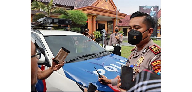 Ingat! Polres Blitar Kota Mulai Berlakukan ETLE Mobile INCAR Ingat! Polres Blitar Kota Mulai Berlakukan ETLE Mobile INCAR