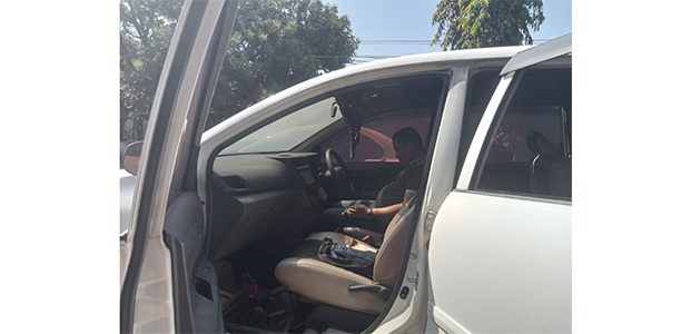 Pengemudi Xenia Tewas Dalam Mobil yang Masih Menyala di Sananwetan Blitar
