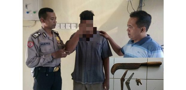 Bobol Rumah Tetangga, Kuli bangunan asal Brenggolo Kediri Benjut Dihajar Warga Bobol Rumah Tetangga, Kuli bangunan asal Brenggolo Kediri Benjut Dihajar Warga