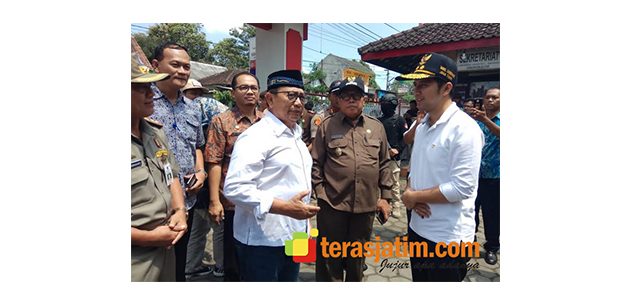 Bupati Blitar Dampingi Wagub Jatim Tinjau Pelaksanaan Pemilu 2019 Bupati Blitar Dampingi Wagub Jatim Tinjau Pelaksanaan Pemilu 2019