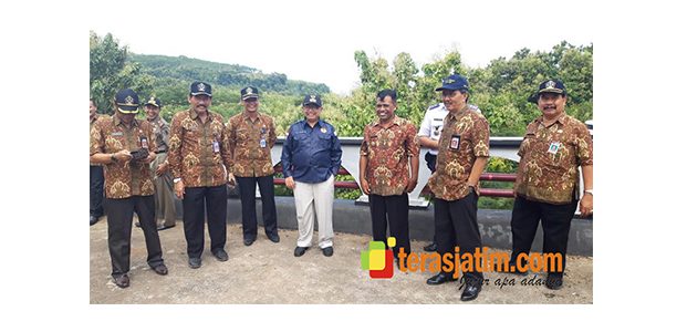 Bupati Blitar Tinjau Lokasi Pembangunan JLS Bupati Blitar Tinjau Lokasi Pembangunan JLS