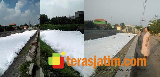 Busa Salju Muncul di Permukaan Air Sungai Sumput Sidoarjo Busa Salju Muncul di Permukaan Air Sungai Sumput Sidoarjo