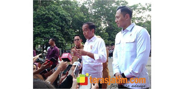 Dampingi Jokowi di Banyuwangi, AHY: Waspadai Mafia Tanah Dampingi Jokowi di Banyuwangi, AHY: Waspadai Mafia Tanah