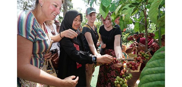 Banyuwangi Gelar Festival Kopi Rakyat di Kalibaru Banyuwangi Gelar Festival Kopi Rakyat di Kalibaru