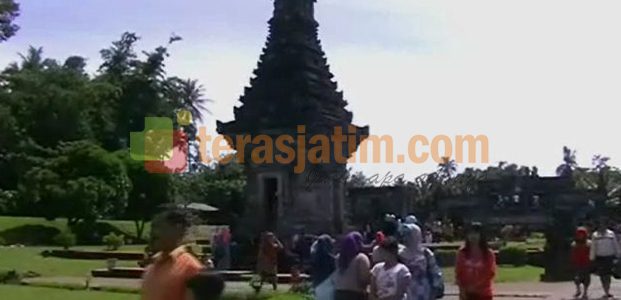 Ngelencer di Candi Penataran Ngelencer di Candi Penataran