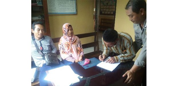 Lihat Istri Berbincang dengan Pelanggan Warung, Suami Cemburu Berat Lihat Istri Berbincang dengan Pelanggan Warung, Suami Cemburu Berat