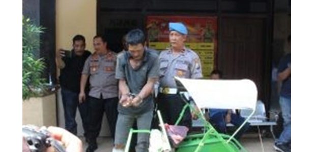 Cinta Segi Tiga, Seorang Tukang Becak di Jombang Nekat Bunuh Saingannya Cinta Segi Tiga, Seorang Tukang Becak di Jombang Nekat Bunuh Saingannya