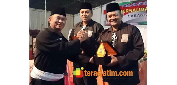 Dandim dan Kapolres Lamongan Jadi Warga Kehormatan Perguruan Silat Dandim dan Kapolres Lamongan Jadi Warga Kehormatan Perguruan Silat