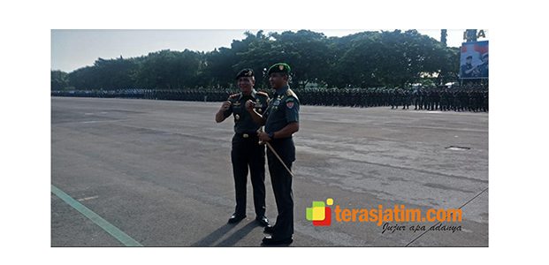 Tongkat Komando Dangartap III/Surabaya Resmi Beralih Tongkat Komando Dangartap III/Surabaya Resmi Beralih