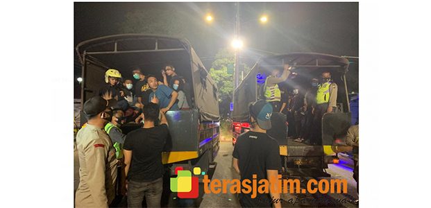 Terciduk Polisi, Ratusan Pebalap Liar di Sidoarjo Akan Dites Rapid Terciduk Polisi, Ratusan Pebalap Liar di Sidoarjo Akan Dites Rapid
