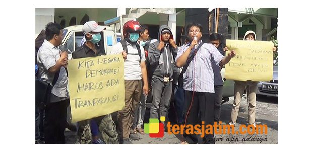 Dianggap Tak Transparan Dalam Seleksi Petugas Haji, Kemenag Blitar Didemo Dianggap Tak Transparan Dalam Seleksi Petugas Haji, Kemenag Blitar Didemo