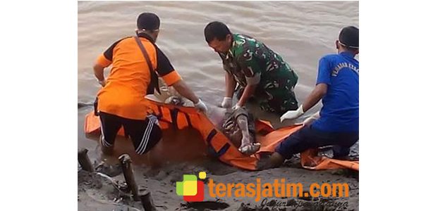 Diduga Korban Pembunuhan, Mayat Pria Tanpa Identitas Mengapung di Bengawan Solo Diduga Korban Pembunuhan, Mayat Pria Tanpa Identitas Mengapung di Bengawan Solo