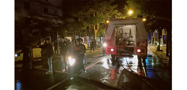 Diduga Korsleting, Grand Livina Ludes Terbakar di Tengah Jalan Diduga Korsleting, Grand Livina Ludes Terbakar di Tengah Jalan