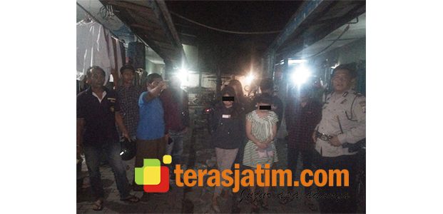 Diduga Berbuat Mesum, 3 Pasangan Muda Ini di Gerebek di Kamar Kost Diduga Berbuat Mesum, 3 Pasangan Muda Ini di Gerebek di Kamar Kost