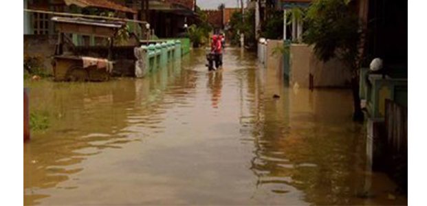 Diguyur Hujan Hampir 6 Jam, Kali Kening Meluap Diguyur Hujan Hampir 6 Jam, Kali Kening Meluap