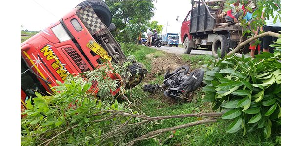 Dihantam Truk Oleng di Jalur Bojonegoro-Cepu, Wanita Muda asal Gayam Tewas Seketika Dihantam Truk Oleng di Jalur Bojonegoro-Cepu, Wanita Muda asal Gayam Tewas Seketika