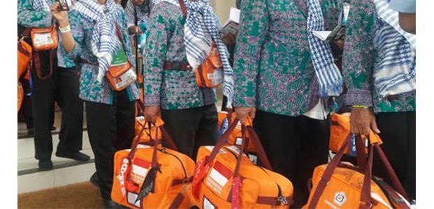 Diiming-imingi Berangkat Lebih Cepat, 59 Calon Haji di Jatim Rugi Rp550 Juta Diiming-imingi Berangkat Lebih Cepat, 59 Calon Haji di Jatim Rugi Rp550 Juta