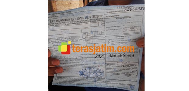 Dikenai Sanksi Tilang Rp2 Juta Lebih, Seorang Ibu di Bojonegoro Limbung Dikenai Sanksi Tilang Rp2 Juta Lebih, Seorang Ibu di Bojonegoro Limbung
