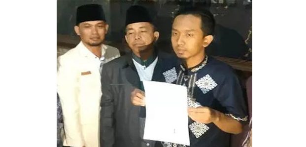 Dinilai Hina Mendiang Mbah Moen di Medsos, Pemuda asal Donomulyo Malang Diamankan Dinilai Hina Mendiang Mbah Moen di Medsos, Pemuda asal Donomulyo Malang Diamankan