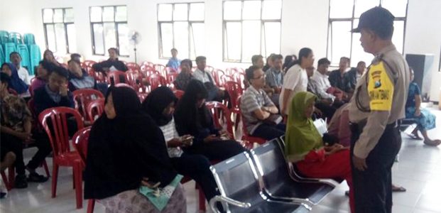 Dispendukcapil Kota Kediri Datangi Kelurahan Untuk Kebut Perekaman E-KTP Dispendukcapil Kota Kediri Datangi Kelurahan Untuk Kebut Perekaman E-KTP