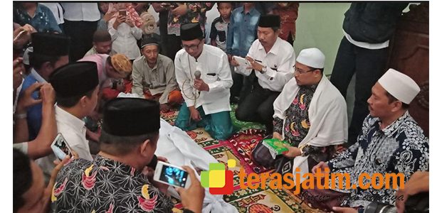 Dituduh Punya Ilmu Santet, Pria di Banyuwangi Lakukan Sumpah Pocong Dituduh Punya Ilmu Santet, Pria di Banyuwangi Lakukan Sumpah Pocong