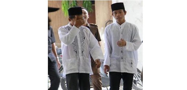 Dua Bocah Pelaku Penganiayaan Salim Kancil Divonis 3 Tahun 6 Bulan Dua Bocah Pelaku Penganiayaan Salim Kancil Divonis 3 Tahun 6 Bulan