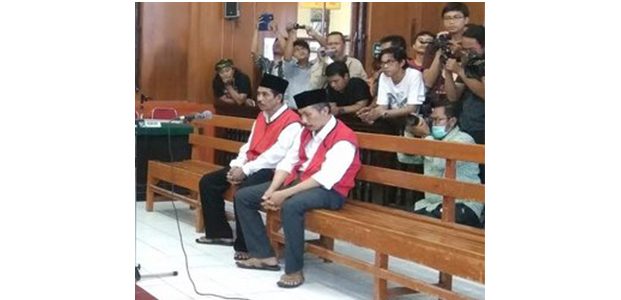 Dua Dalang Penganiayaan Salim Kancil dan Tosan, Dituntut Hukuman Seumur Hidup Dua Dalang Penganiayaan Salim Kancil dan Tosan, Dituntut Hukuman Seumur Hidup