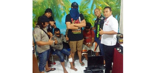 Dua Maling Antar Kota Dibekuk di Mojokerto, Seorang Pelaku Terpaksa Ditembak Dua Maling Antar Kota Dibekuk di Mojokerto, Seorang Pelaku Terpaksa Ditembak