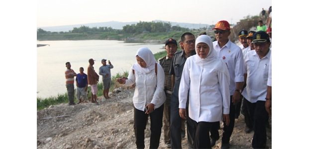Dugaan Pencemaran Bengawan Solo, Pemprov Jatim Turun Tangan Dugaan Pencemaran Bengawan Solo, Pemprov Jatim Turun Tangan