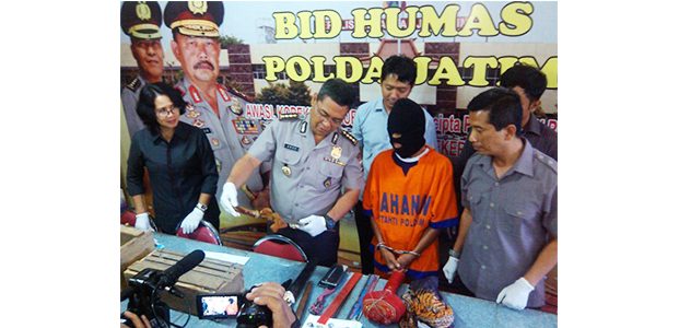 Dukun Cabul Asal Ponorogo Dicokok Polda Jatim Dukun Cabul Asal Ponorogo Dicokok Polda Jatim