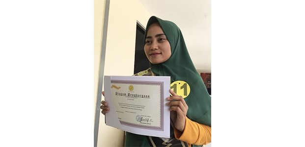 Eny, Napi Narkoba di Lapas Wanita Malang Yang Diwisuda Jadi Guru Ngaji Eny, Napi Narkoba di Lapas Wanita Malang Yang Diwisuda Jadi Guru Ngaji