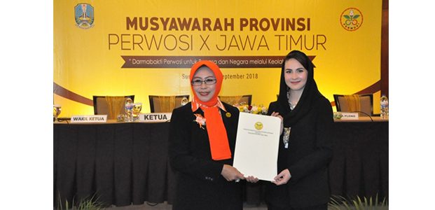 Gantikan Fatma Saifullah Yusuf, Arumi Bachsin Jabat Ketua Perwosi Jatim Gantikan Fatma Saifullah Yusuf, Arumi Bachsin Jabat Ketua Perwosi Jatim