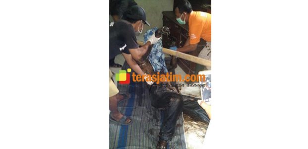 Gantung Diri, Pria asal Ngasem Kediri Ditemukan Membusuk Gantung Diri, Pria asal Ngasem Kediri Ditemukan Membusuk