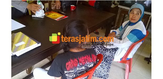 Gara-Gara Pinangan Jadi Istri ke-2 Ditolak, Seorang Kakek Siram Kekasihnya dengan Air Aki Gara-Gara Pinangan Jadi Istri ke-2 Ditolak, Seorang Kakek Siram Kekasihnya dengan Air Aki